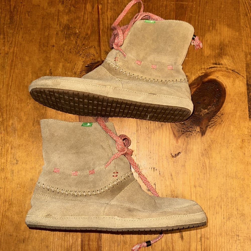 Sanuk Soulshine Chill Womens 8 Suede Ankle Food Over Boots Booties Moccasin